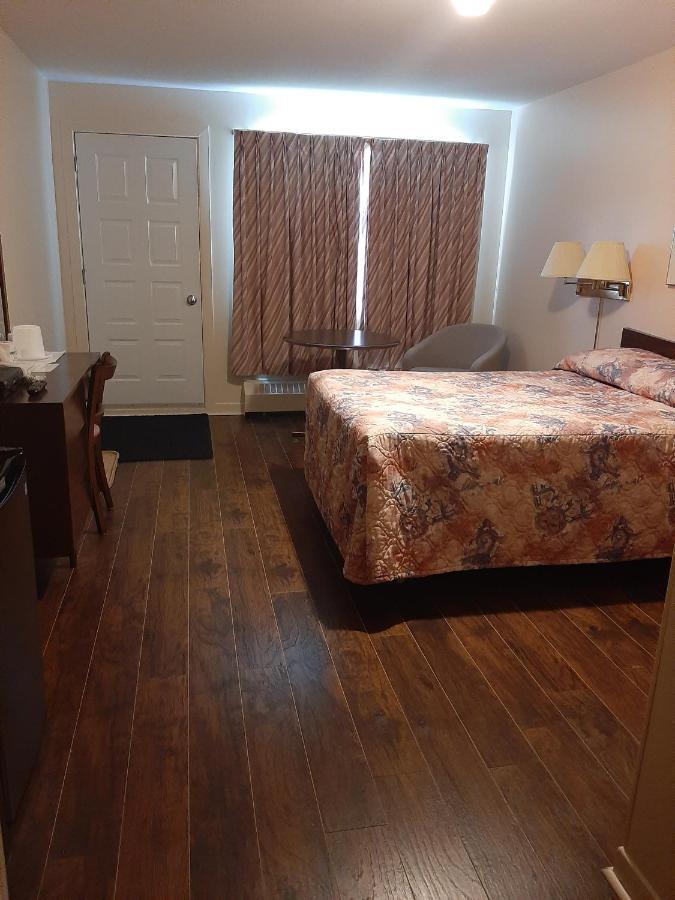 Motel Vaudreuil Экстерьер фото